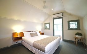 2 Bedroom Self Contained Apartment With Spa